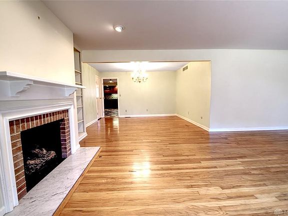 5th image of 121 E Schantz Ave Ste 2
