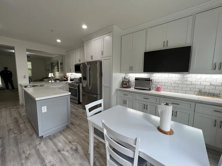 172 Beach Side Ct — Photo 4