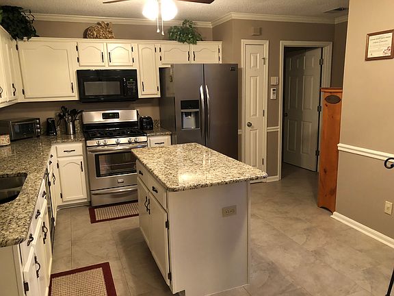 3rd image of 9156 Plantation Lakes Dr
