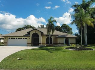 90 Mariner Ln, Rotonda West, FL 33947