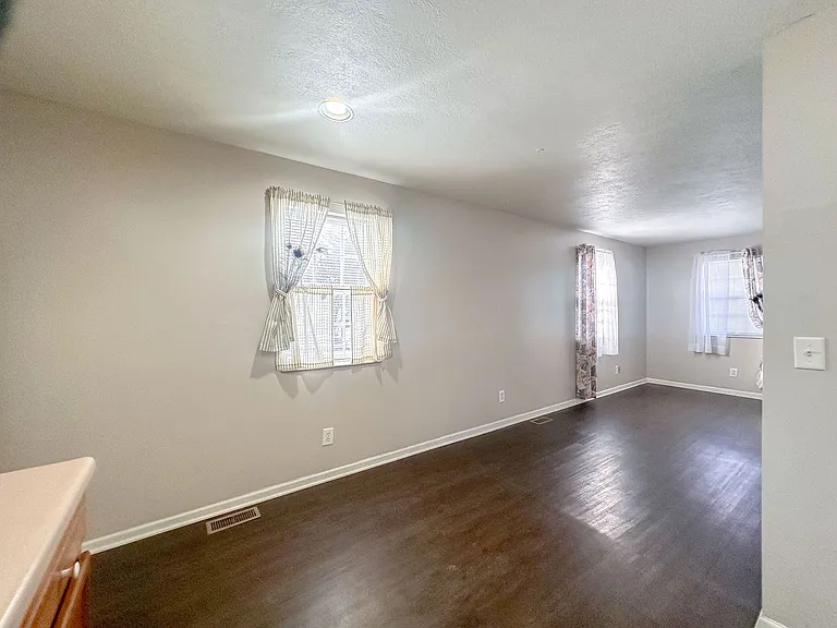 1326 S Elizabeth St — Photo 14