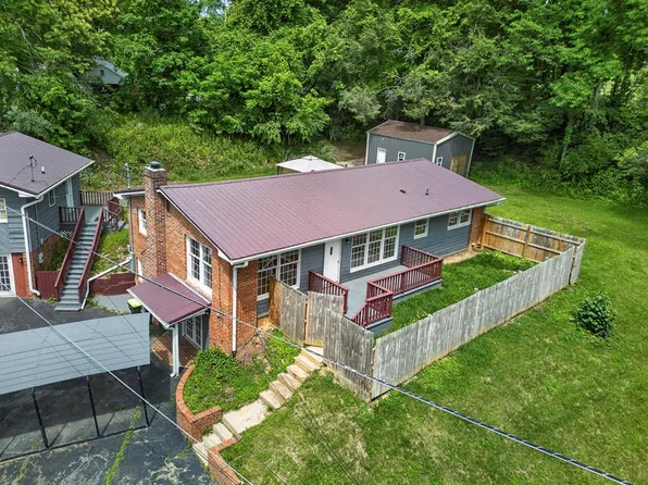 206 Pendleton Ave, Chilhowie, VA 24319