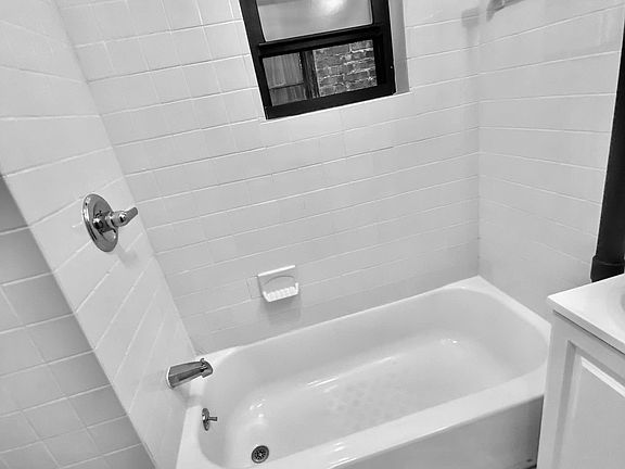 2nd image of 321 E 85th St APT 4B