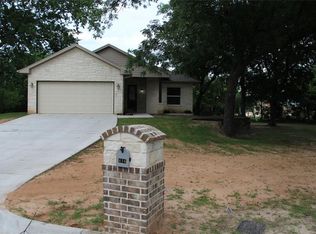 416 Huggins Dr, Springtown, TX 76082