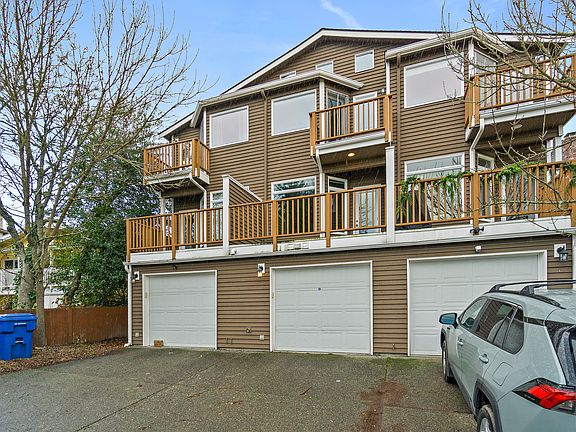 3rd image of 11033 Greenwood Ave N Unit B