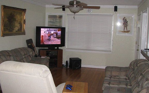 4th image of 207 Mimosa St