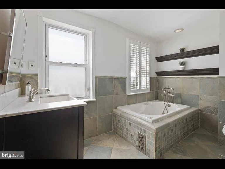 1640 S Charles St — Photo 46