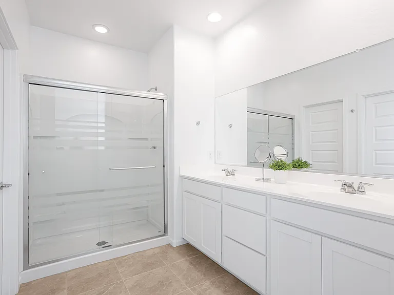 15557 W Kendall St — Photo 14