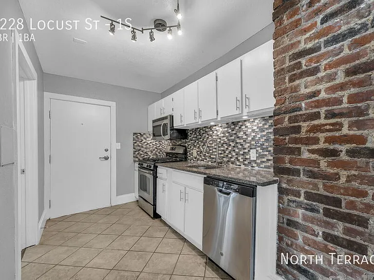 4228 Locust St #1S — Photo 3
