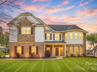 5509 Holly Hills Dr, Waxhaw, NC 28173