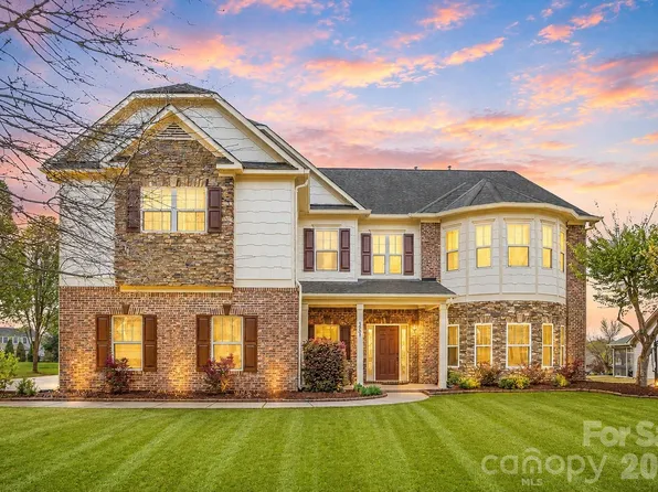 5509 Holly Hills Dr, Waxhaw, NC 28173
