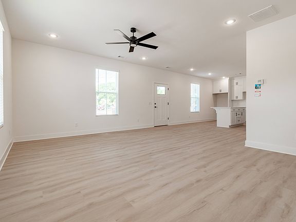3rd image of 1676 N Leverett Ave