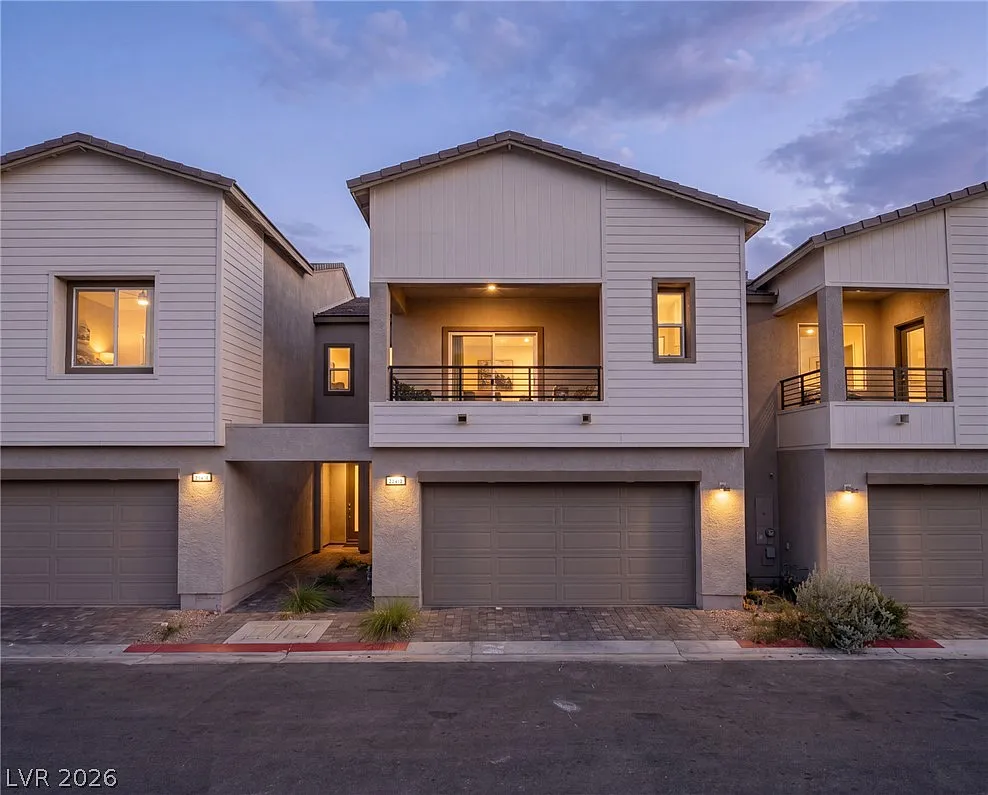 2 bed, 2.5 bath, 1657 sqft, $2,200 — Photo 1