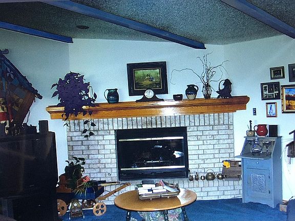 5th image of 108 Collados Dr