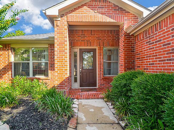 3rd image of 16742 Canyon Whisper Dr