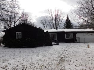 2207 Hickory Rd, Delton, MI 49046