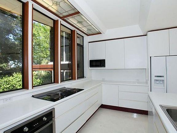 5th image of 2156 Ashton Ave