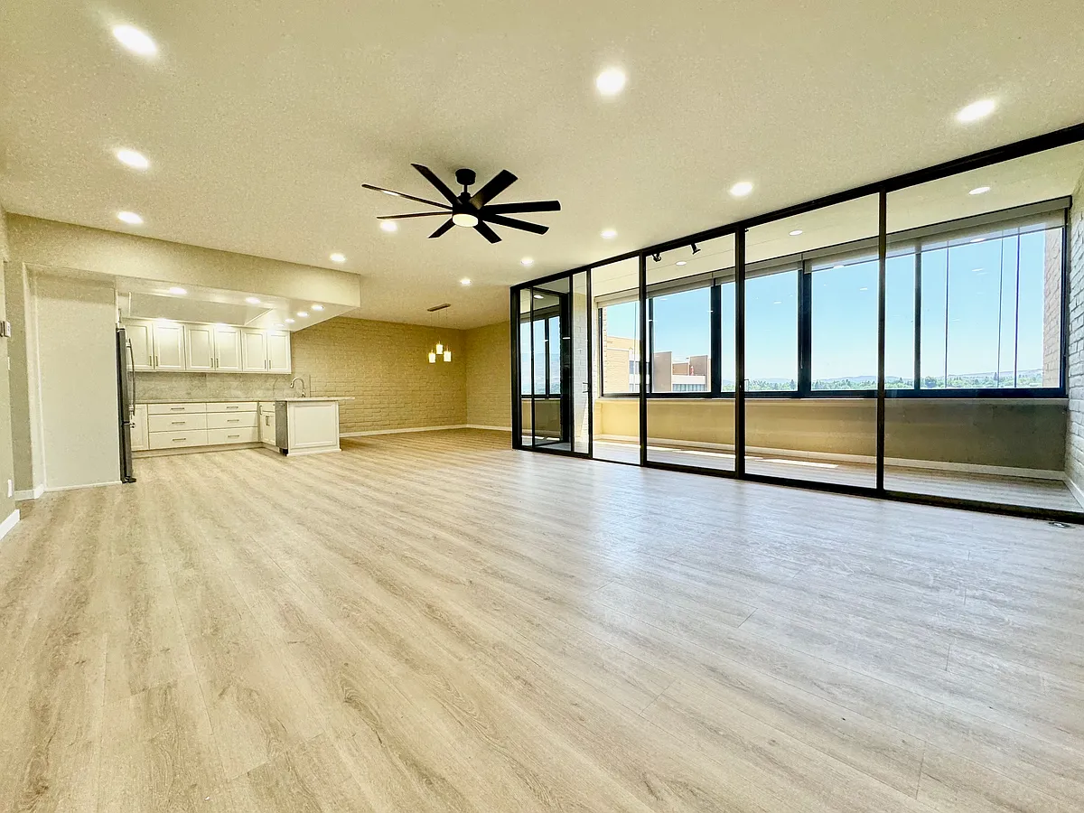 Building Photo - 1200 Riverside Dr #1270