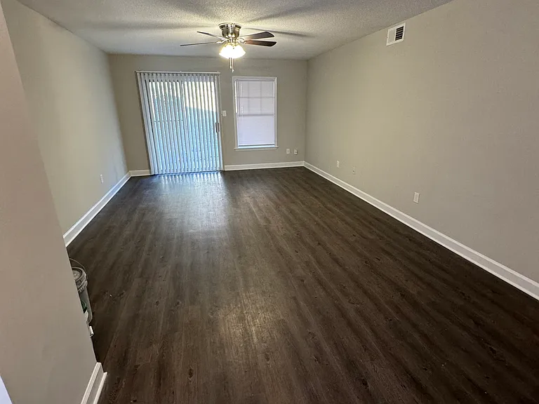 Avery Close Condominiums — Photo 48