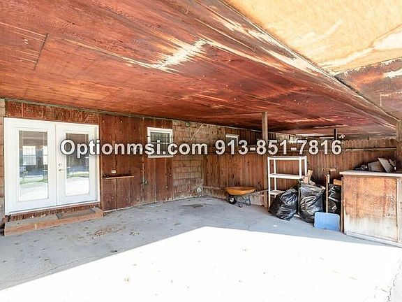 2nd image of 1223 N 76th Ter