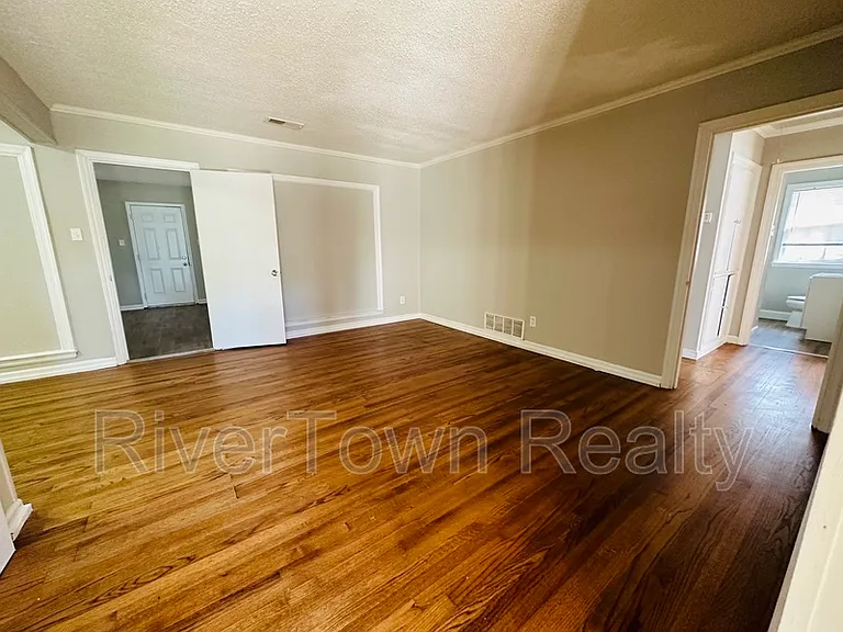 2176 Vollintine Ave — Photo 2
