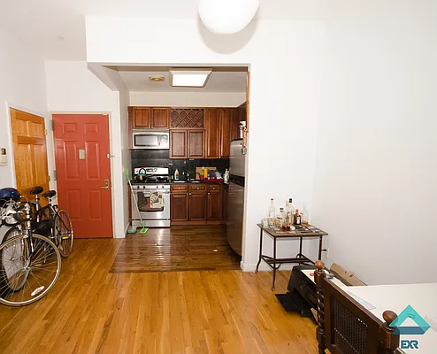 Rented by EXR | media 4