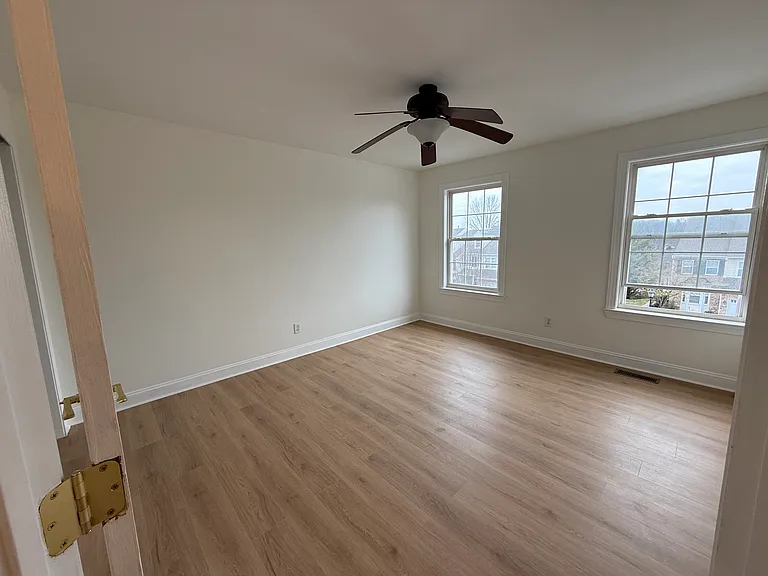 2745 Whittleby Ct — Photo 32