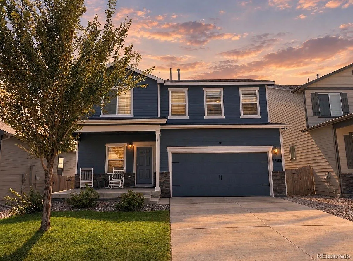 3 bed, 2.5 bath, 1931 sqft, $2,600 — Photo 2