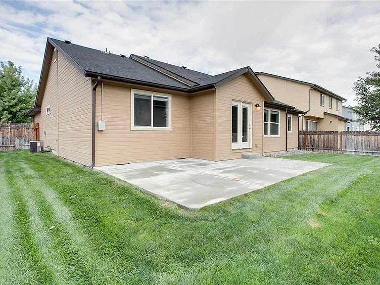 3694 S Veneto Ave — Photo 20