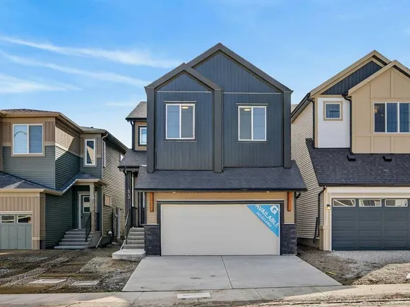 473 NW Lewiston Lndg NE, Calgary, AB T3L 2M4