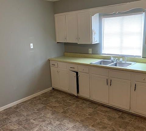 5th image of 2324 Saint Paul St
