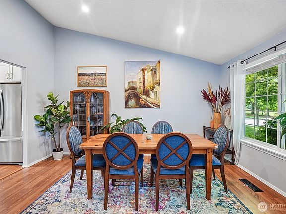 5th image of 1613 SE 184th Street