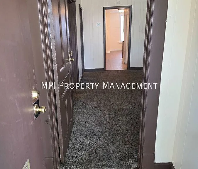 1946 N 39th St — Photo 17