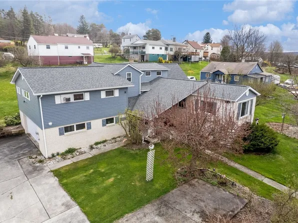 888 Main St, Central City, PA 15926