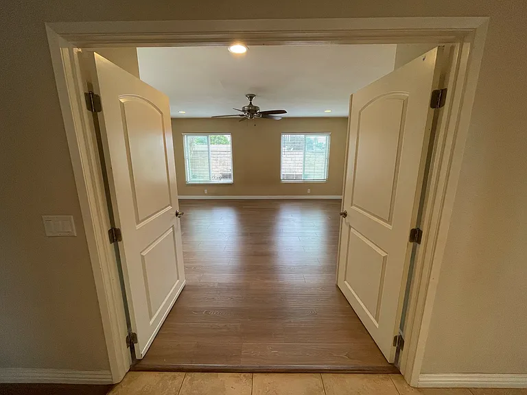 231 Gunsmoke Dr — Photo 6