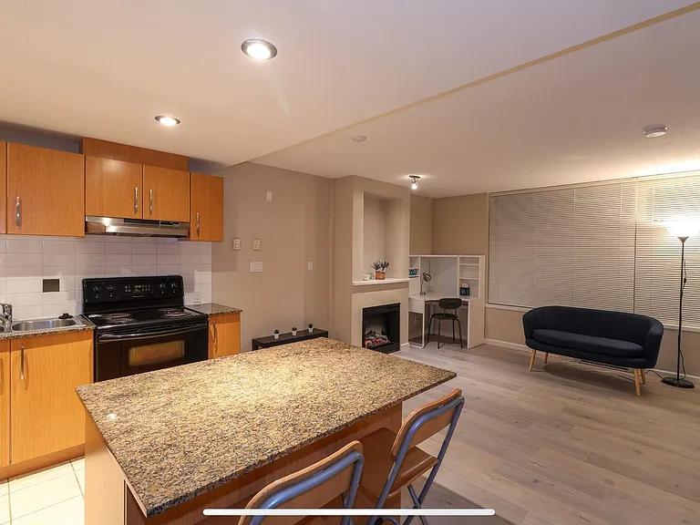 9288 University Cres #3 — Photo 7