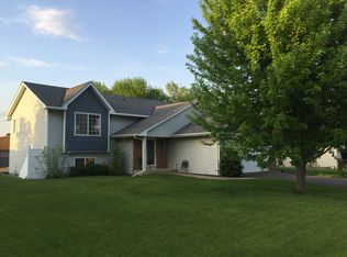 11530 53rd St NE, Albertville, MN 55301