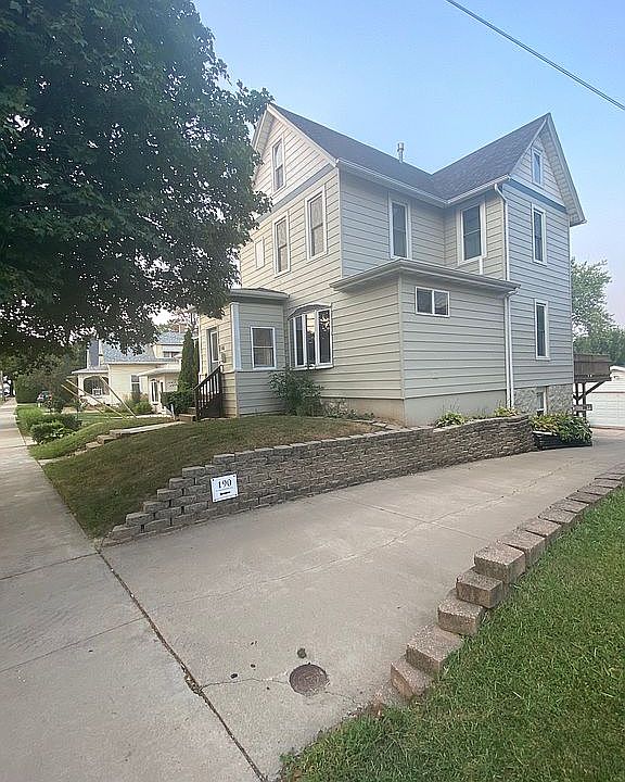 196 N Grandview Ave, Dubuque, IA 52001 Zillow