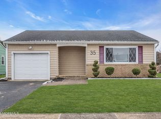 35 Westbrook Dr, Toms River, NJ 08757