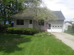 1840 Ada Ave, Muskegon, MI 49442