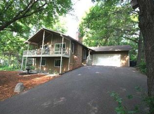 541 Schletty Dr, Little Canada, MN 55117