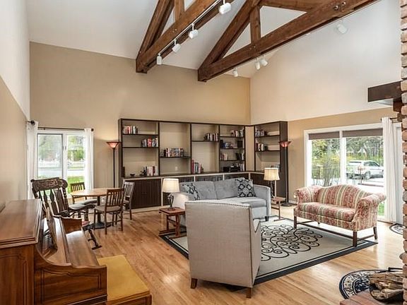 4th image of 2318 Virginia Ln