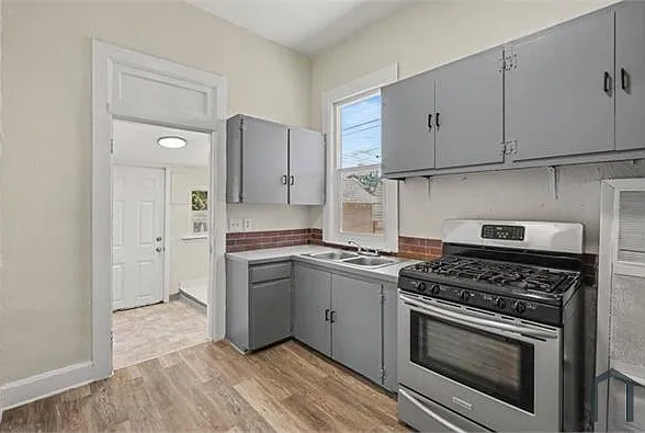 703 Meade St — Photo 9