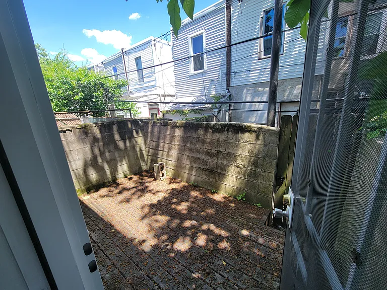 1709 N Dover St — Photo 20
