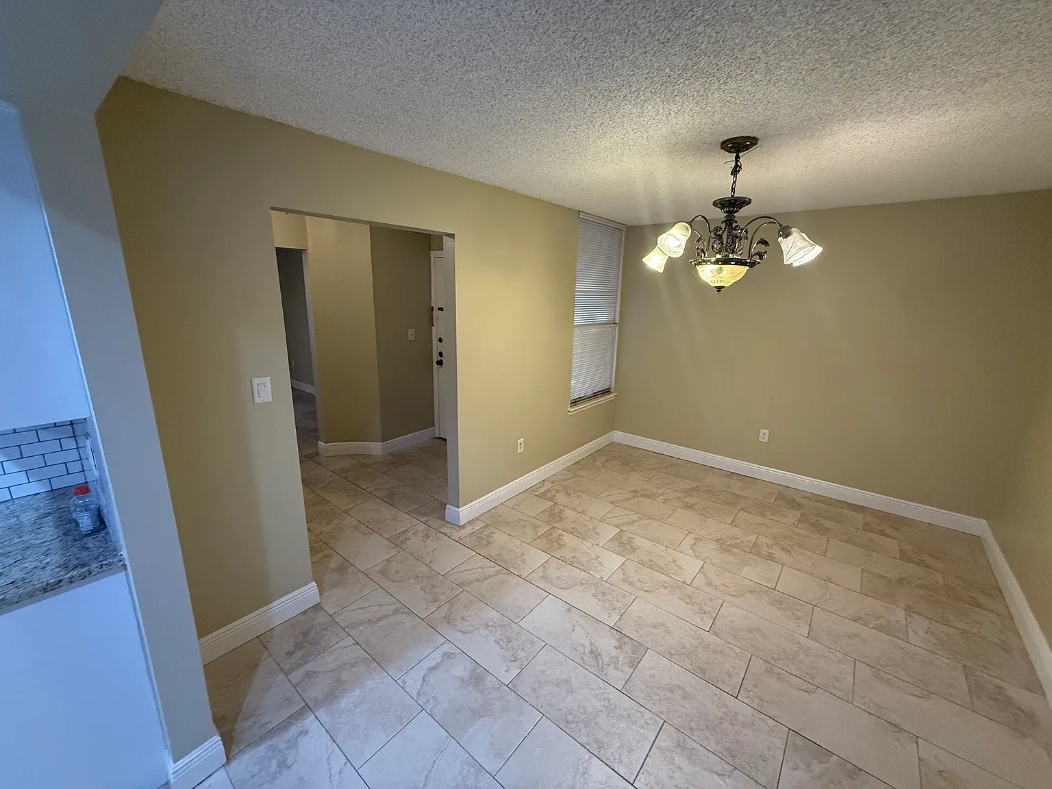 2 bed, 1252 sqft, $1,600 — Photo 4