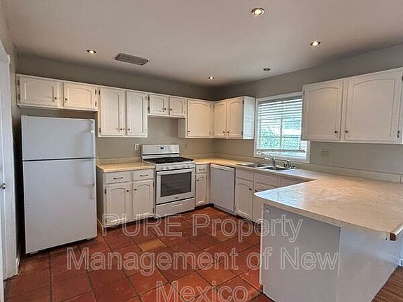 4th image of 1601 Chaco Ave