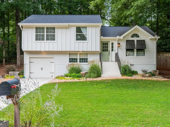 1215 Taylor Oaks Dr, Roswell, GA 30076