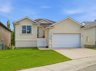 408 SW Lineham Acres Bay NW, High River, AB T1V 1T3