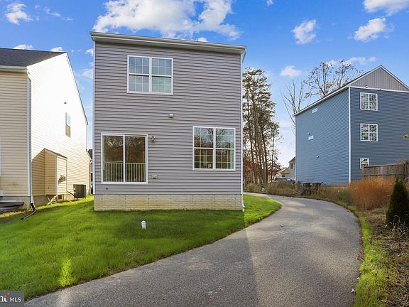 2nd image of 128 Overlea Dr