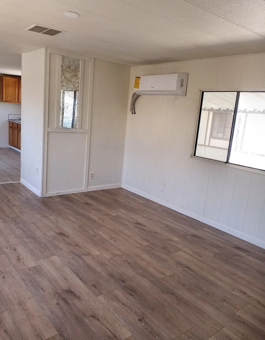 3 bed, 960 sqft, $1,300 — Photo 1